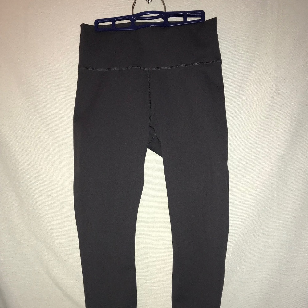 NWT Grey Fabletics High Waisted Foldover Capri-Sz Medium
